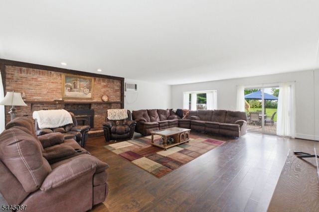 80 Reynolds Ave, Parsippany-troy Hills Twp., NJ 07054