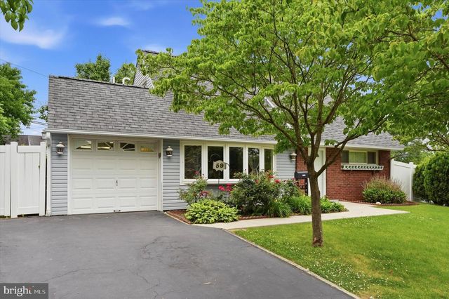 59 QUAIL RD, Levittown, PA 19057