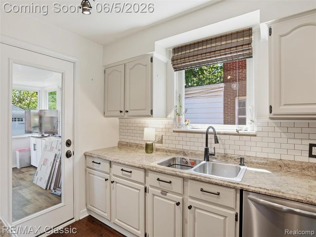 724 N Mildred Street, Dearborn, MI 48128