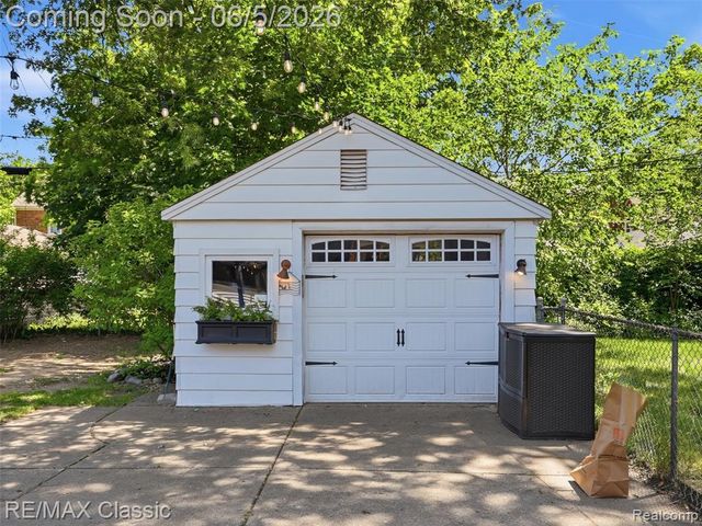 724 N Mildred Street, Dearborn, MI 48128