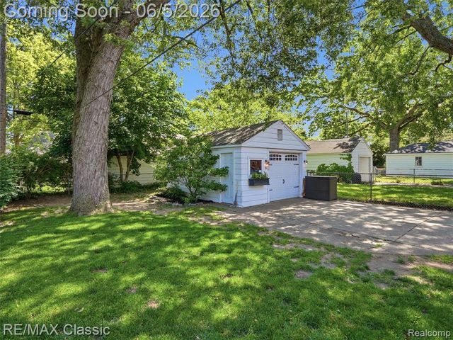 724 N Mildred Street, Dearborn, MI 48128