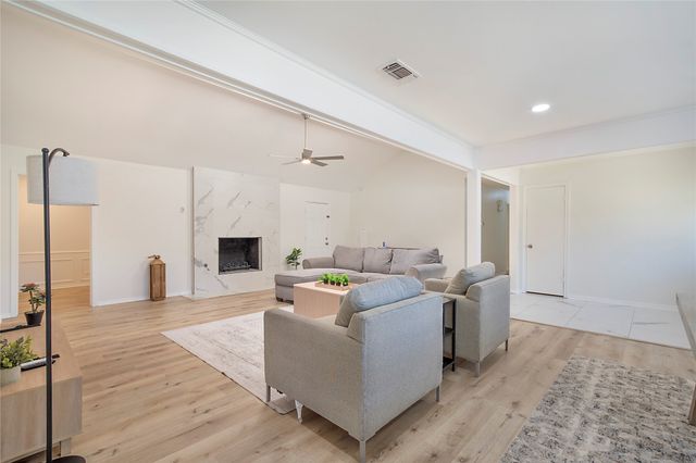 1700 Prestonwood Drive, Arlington, TX 76012