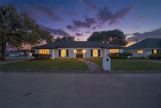 1700 Prestonwood Drive, Arlington, TX 76012