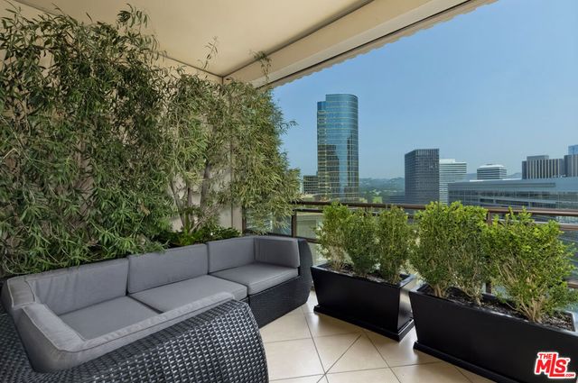 1 W Century Drive 17C, Los Angeles, CA 90067