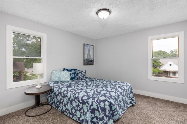 200 Alice Avenue, Bloomfield Hills, MI 48302