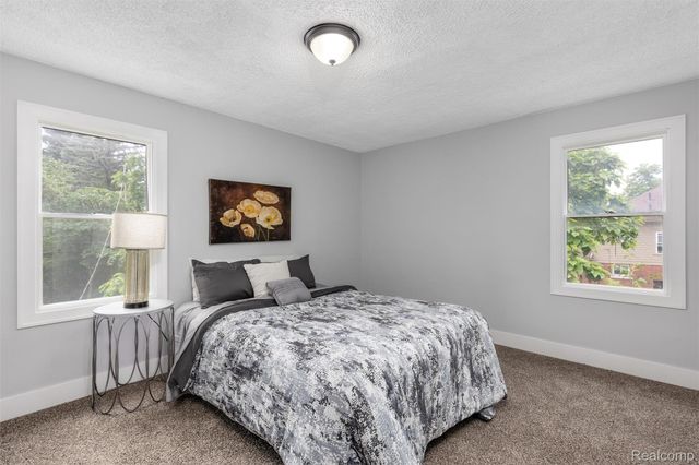 200 Alice Avenue, Bloomfield Hills, MI 48302
