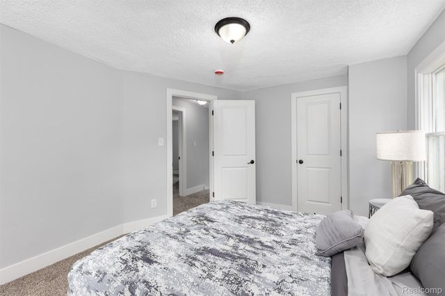 200 Alice Avenue, Bloomfield Hills, MI 48302
