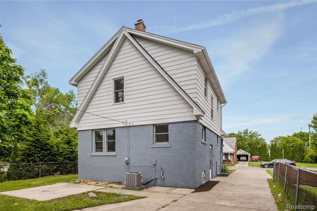 200 Alice Avenue, Bloomfield Hills, MI 48302
