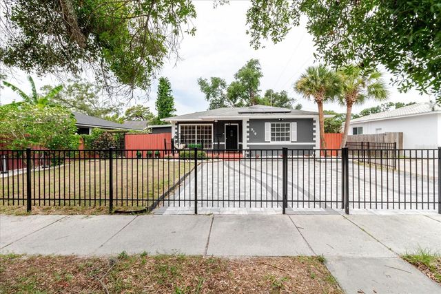 210 49 TH STREET N, St Petersburg, FL 33710