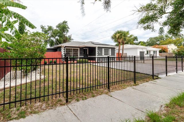 210 49 TH STREET N, St Petersburg, FL 33710