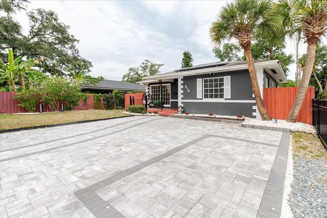 210 49 TH STREET N, St Petersburg, FL 33710