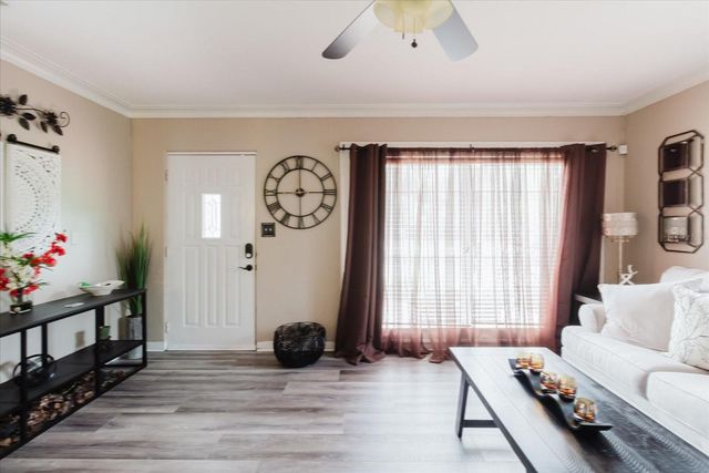 210 49 TH STREET N, St Petersburg, FL 33710