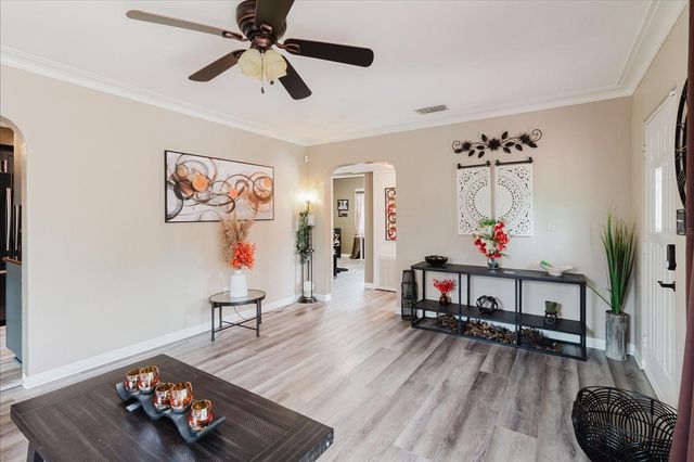 210 49 TH STREET N, St Petersburg, FL 33710
