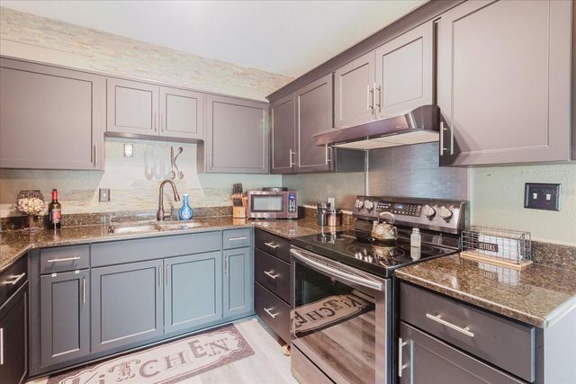 210 49 TH STREET N, St Petersburg, FL 33710