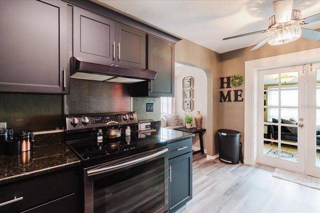 210 49 TH STREET N, St Petersburg, FL 33710
