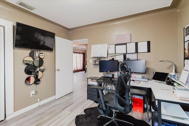 210 49 TH STREET N, St Petersburg, FL 33710