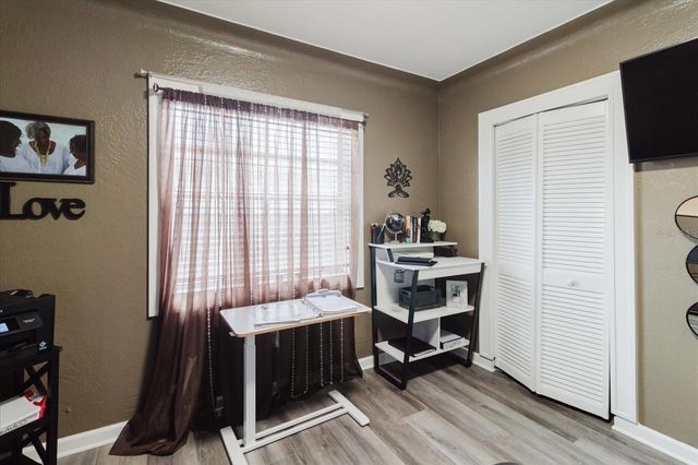 210 49 TH STREET N, St Petersburg, FL 33710