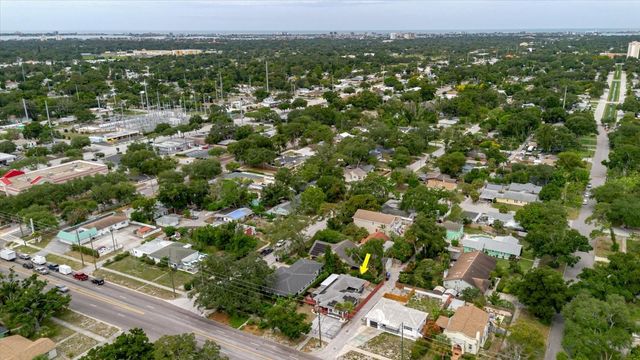210 49 TH STREET N, St Petersburg, FL 33710