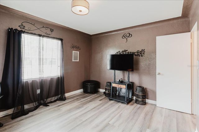 210 49 TH STREET N, St Petersburg, FL 33710