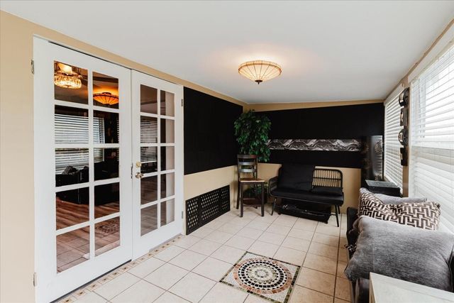 210 49 TH STREET N, St Petersburg, FL 33710
