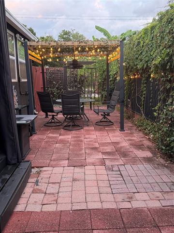 210 49 TH STREET N, St Petersburg, FL 33710