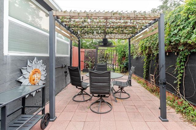 210 49 TH STREET N, St Petersburg, FL 33710