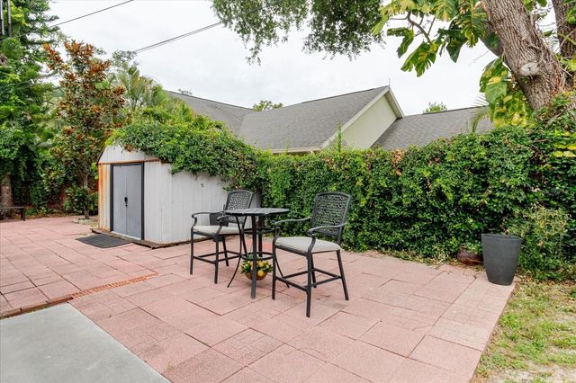 210 49 TH STREET N, St Petersburg, FL 33710