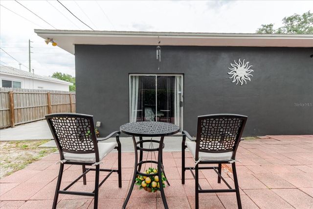 210 49 TH STREET N, St Petersburg, FL 33710