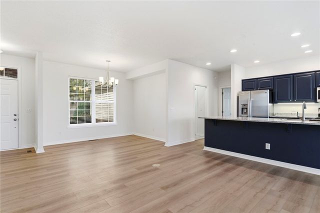 6 E Williamsburg Lane, Bella Vista, AR 72715