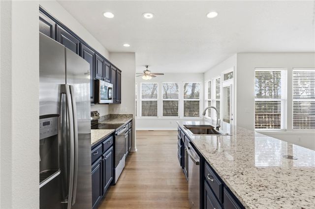 6 E Williamsburg Lane, Bella Vista, AR 72715