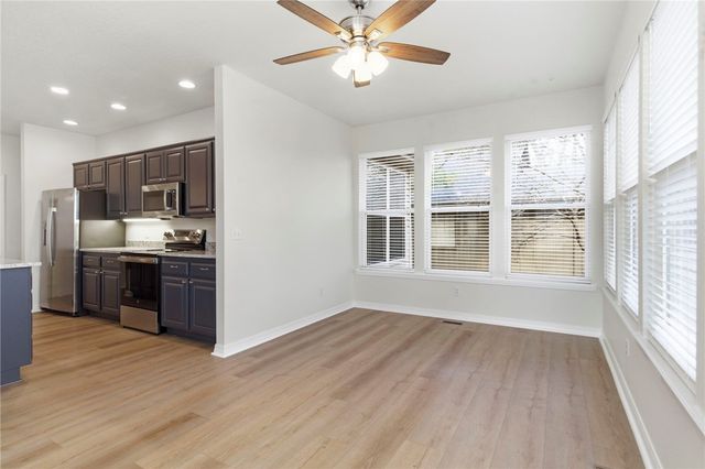 6 E Williamsburg Lane, Bella Vista, AR 72715