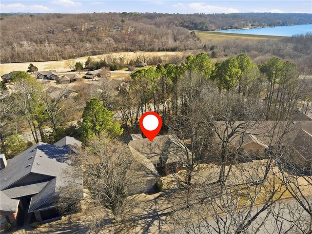 6 E Williamsburg Lane, Bella Vista, AR 72715