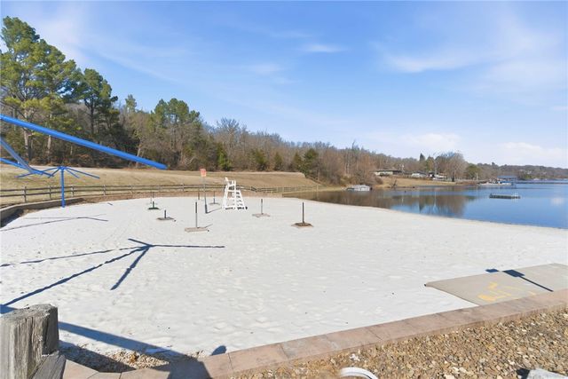 6 E Williamsburg Lane, Bella Vista, AR 72715