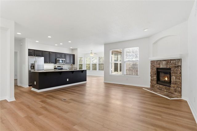 6 E Williamsburg Lane, Bella Vista, AR 72715