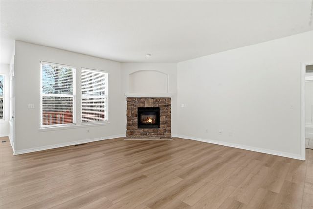 6 E Williamsburg Lane, Bella Vista, AR 72715