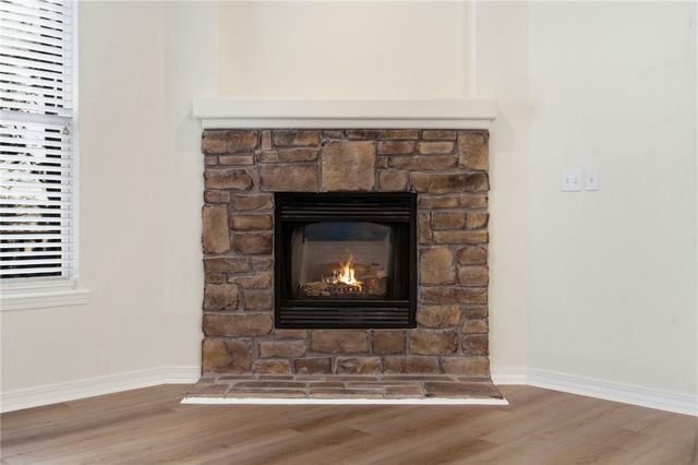 6 E Williamsburg Lane, Bella Vista, AR 72715