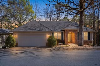 6 E Williamsburg Lane, Bella Vista, AR 72715