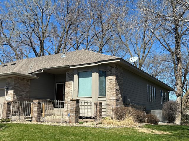17703 Landmark Court, Lakeville, MN 55044