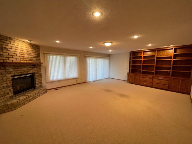 17703 Landmark Court, Lakeville, MN 55044