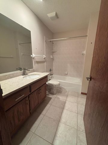 17703 Landmark Court, Lakeville, MN 55044