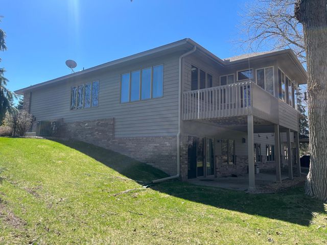 17703 Landmark Court, Lakeville, MN 55044