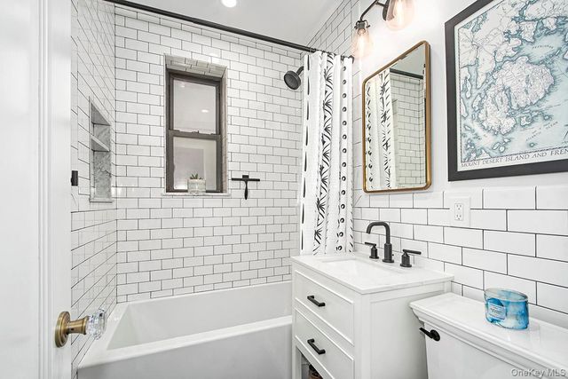 246 Bronxville Road I3, Bronxville, NY 10708
