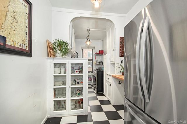 246 Bronxville Road I3, Bronxville, NY 10708