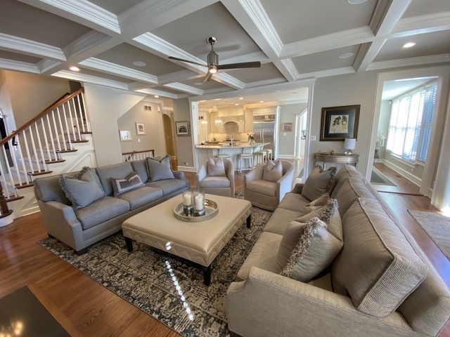 835 Avon Court, Glen Ellyn, IL 60137