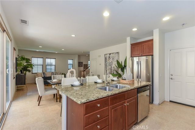 77 Keepsake 44, Irvine, CA 92618