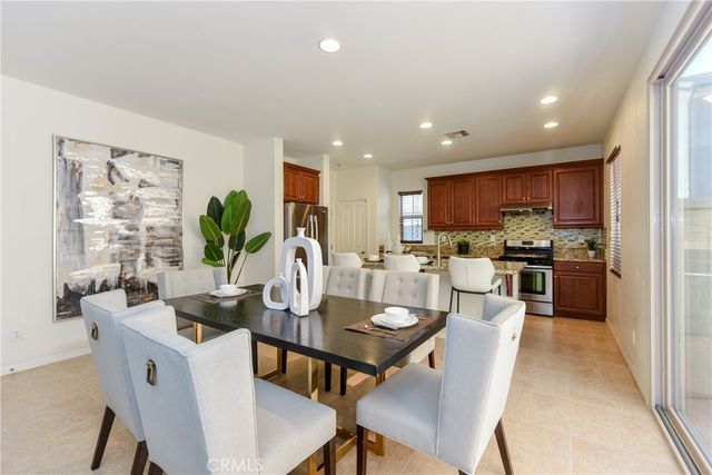 77 Keepsake 44, Irvine, CA 92618
