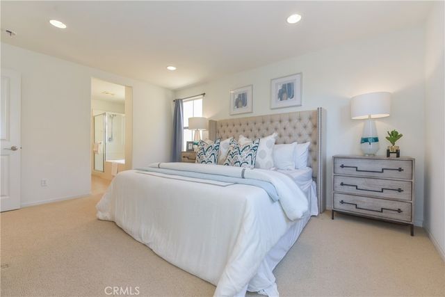77 Keepsake 44, Irvine, CA 92618