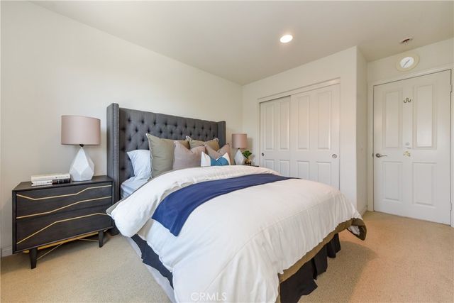 77 Keepsake 44, Irvine, CA 92618