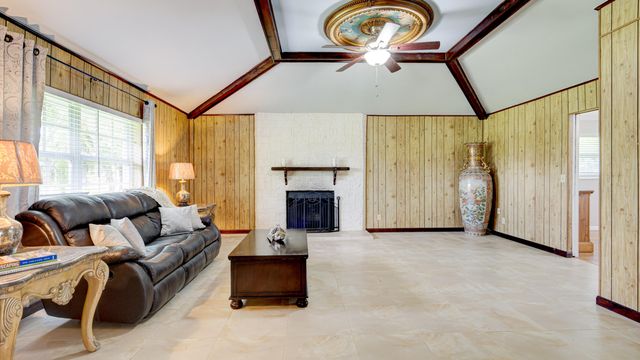 1616 E Road, Loxahatchee, FL 33470