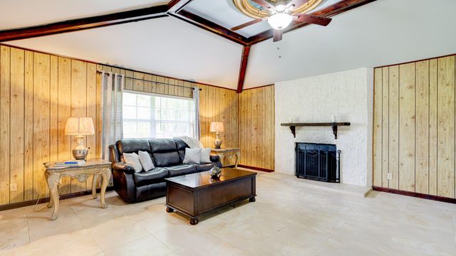 1616 E Road, Loxahatchee, FL 33470
